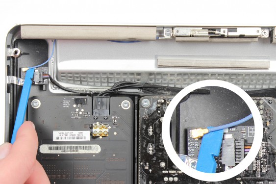 Guide photos remplacement antenne bluetooth iMac 27" fin 2009 (EMC 2309 et 2374) (Etape 16 - image 1)