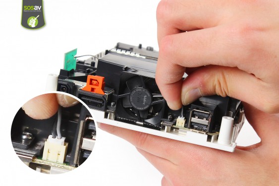 Guide photos remplacement câble d'alimentation du lecteur dvd Nintendo Wii (Etape 17 - image 1)