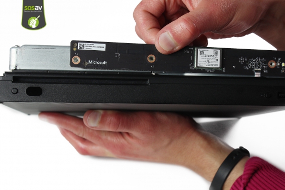 Guide photos remplacement câbles alimentation et données du lecteur optique Xbox One X (Etape 8 - image 1)