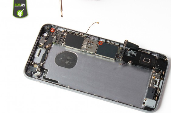 Guide photos remplacement nappe power / flash / micro externe iPhone 6S Plus (Etape 34 - image 1)