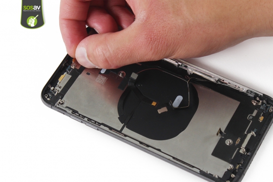 Guide photos remplacement antenne supérieure gauche iPhone XS Max (Etape 25 - image 1)