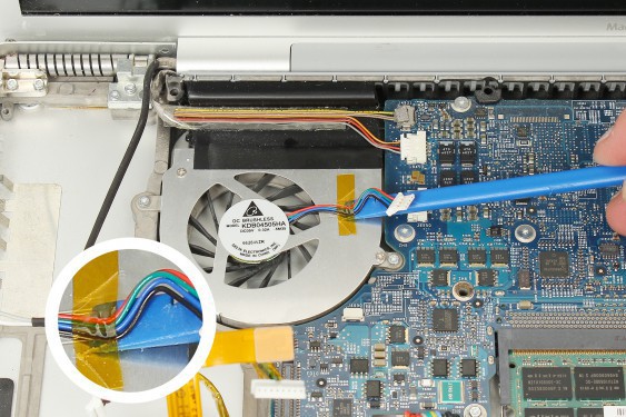Guide photos remplacement ventilateur gauche Macbook Pro 17"  Modèles A1151, A1212, 1229 & A1261 (Etape 40 - image 3)