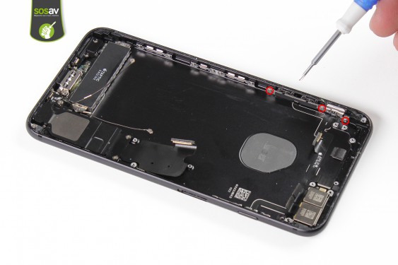 Guide photos remplacement nappe power, vibreur, volume, flash et micro externe iPhone 7 Plus (Etape 30 - image 1)