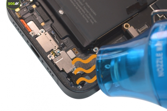 Guide photos remplacement connecteur de charge iPhone 16e (Etape 8 - image 3)