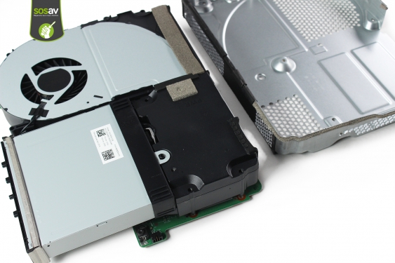 Guide photos remplacement câbles alimentation et données du lecteur optique Xbox One X (Etape 19 - image 1)
