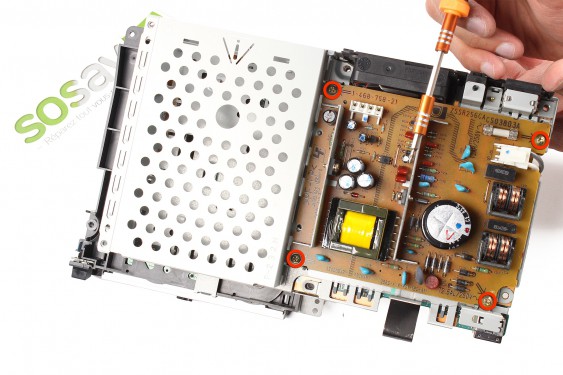 Guide photos remplacement logement / port d'extension Playstation 2 Fat (Etape 7 - image 1)