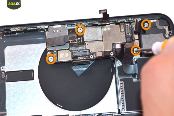 Guide photos remplacement connecteur de charge iPhone 15 Pro (Etape 13 - image 1)