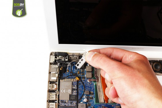 Guide photos remplacement ecran complet Macbook Core 2 Duo (A1181 / EMC2200) (Etape 23 - image 3)