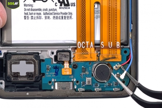 Guide photos remplacement connecteur de charge Galaxy A33 5G (Etape 10 - image 2)