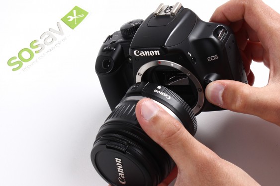 Guide photos remplacement objectif Canon EOS 1000D / Rebel XS / Kiss F (Etape 2 - image 4)
