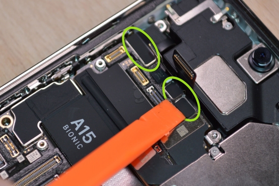 Guide photos remplacement connecteur de charge iPhone 13 Pro Max (Etape 11 - image 3)