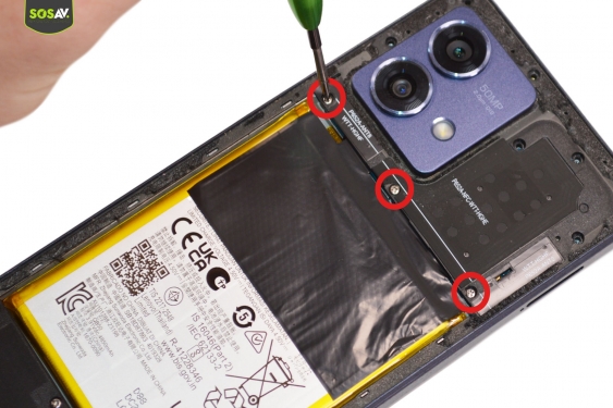Guide photos remplacement connecteur de charge Moto G84 (Etape 4 - image 3)