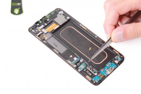 Guide photos remplacement connecteur de charge Samsung Galaxy S6 Edge + (Etape 17 - image 2)