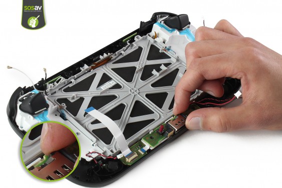 Guide photos remplacement carte des boutons du bas Gamepad Wii U (Etape 33 - image 1)