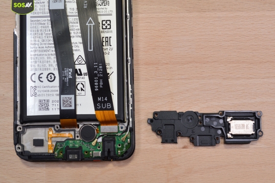 Guide photos remplacement connecteur de charge Galaxy A22 (5G) (Etape 7 - image 3)