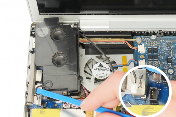 Guide photos remplacement ventilateur gauche Macbook Pro 17"  Modèles A1151, A1212, 1229 & A1261 (Etape 25 - image 2)