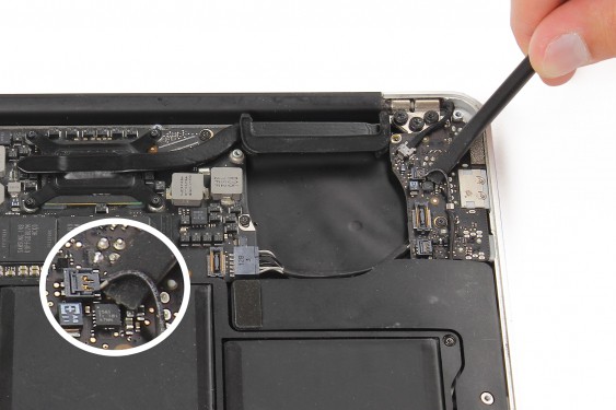 Guide photos remplacement ecran complet Macbook Air 13" mi-2011 EMC2469 (A1369) (Etape 10 - image 1)