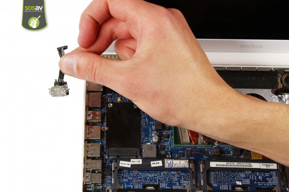 Guide photos remplacement connecteur d'alimentation magsafe Macbook Core 2 Duo (A1181 / EMC2200) (Etape 16 - image 3)
