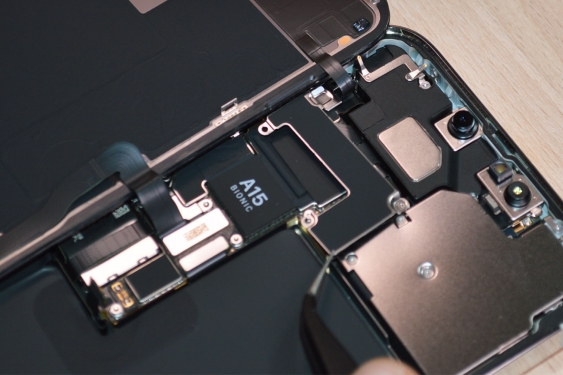 Guide photos remplacement ecran iPhone 13 Pro Max (Etape 5 - image 3)