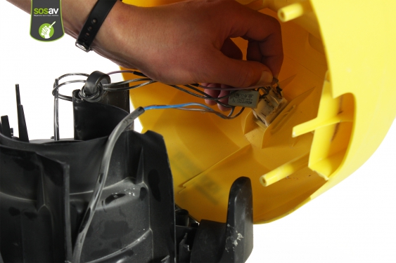 Guide photos remplacement câble d'alimentation Aspirateur Karcher MV3 premium (Etape 10 - image 1)