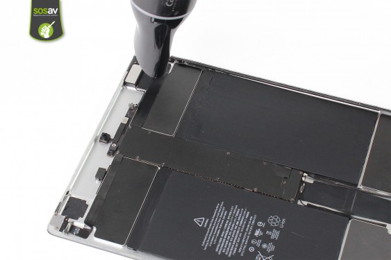 Guide photos remplacement haut-parleurs du haut iPad Pro 12,9" (2015) (Etape 20 - image 1)