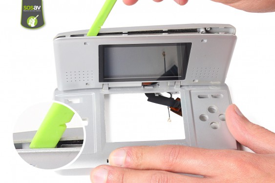Guide photos remplacement nappe de liaison de la partie supérieure Nintendo DS (Etape 22 - image 2)