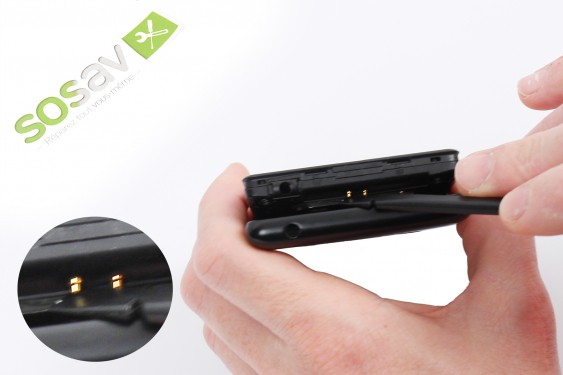 Guide photos remplacement nappes boutons power, vibreur & volume Lumia 820 (Etape 2 - image 3)