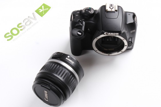 Guide photos remplacement nappe de contact poignée batterie Canon EOS 1000D / Rebel XS / Kiss F (Etape 2 - image 5)