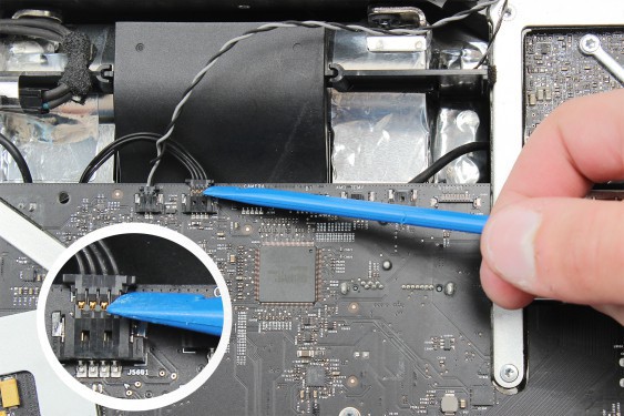 Guide photos remplacement ventilateur du disque dur iMac 27" fin 2009 (EMC 2309 et 2374) (Etape 55 - image 2)