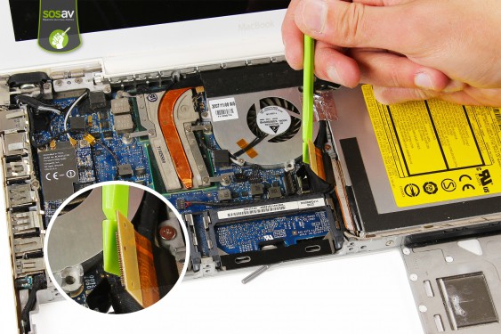 Guide photos remplacement connecteur d'alimentation et de données du disque dur Macbook Core 2 Duo (A1181 / EMC2200) (Etape 10 - image 2)