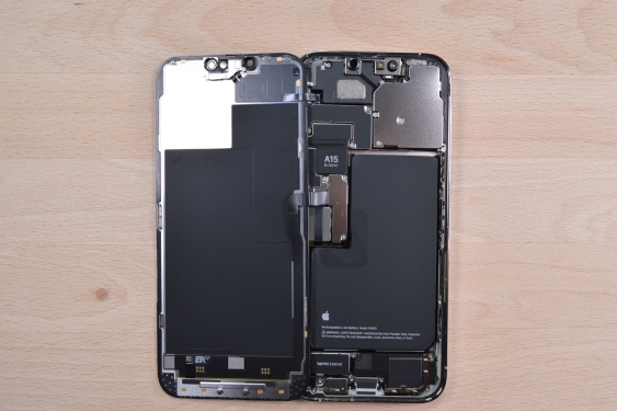 Guide photos remplacement connecteur de charge iPhone 13 Pro Max (Etape 3 - image 5)