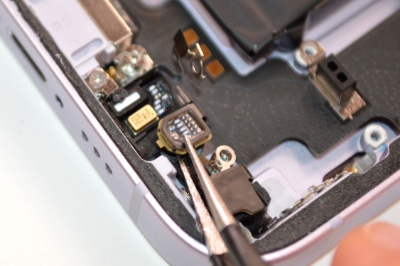 Guide photos remplacement connecteur de charge iPhone 14 (Etape 11 - image 2)