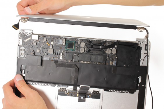 Guide photos remplacement ecran complet Macbook Air 13" mi-2011 EMC2469 (A1369) (Etape 23 - image 1)