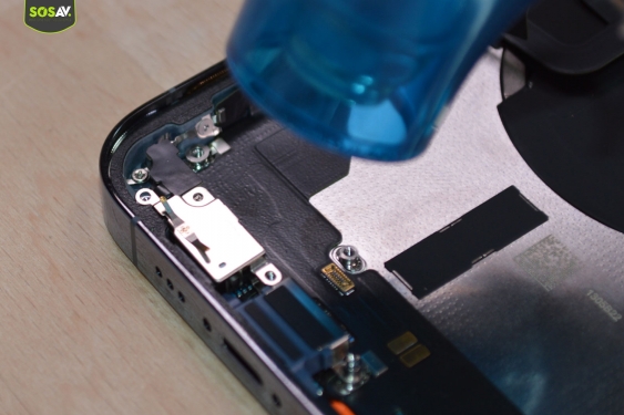 Guide photos remplacement connecteur de charge iPhone 13 Pro (Etape 13 - image 2)