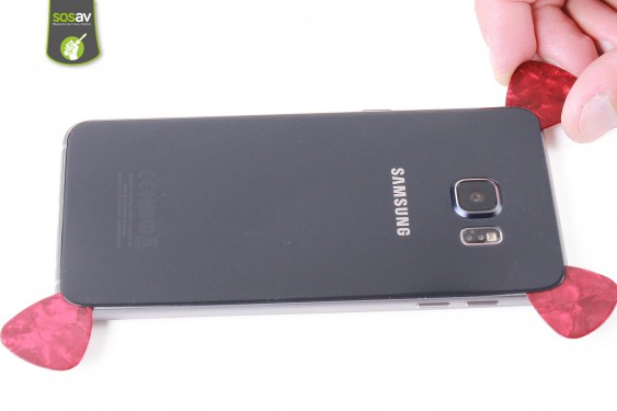 Guide photos remplacement connecteur de charge Samsung Galaxy S6 Edge + (Etape 4 - image 3)