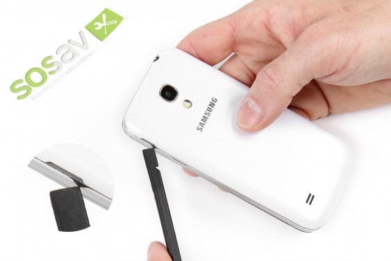 Guide photos remplacement connecteur de charge Samsung Galaxy S4 mini (Etape 2 - image 1)