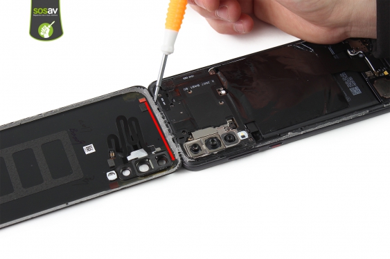 Guide photos remplacement connecteur de charge Huawei P20 Pro (Etape 6 - image 3)