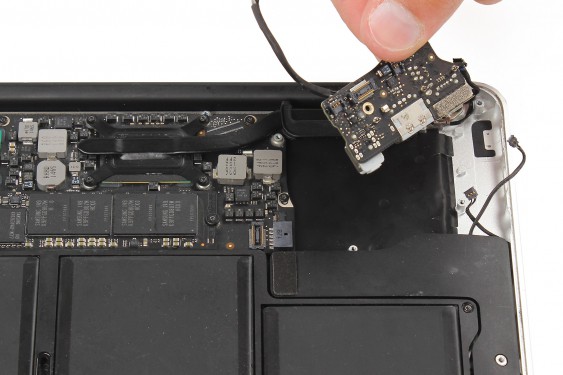 Guide photos remplacement ecran complet Macbook Air 13" mi-2011 EMC2469 (A1369) (Etape 16 - image 3)