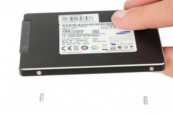 Guide photos remplacement disque dur mécanique vers ssd Macbook Pro 17"  Modèles A1151, A1212, 1229 & A1261 (Etape 26 - image 1)