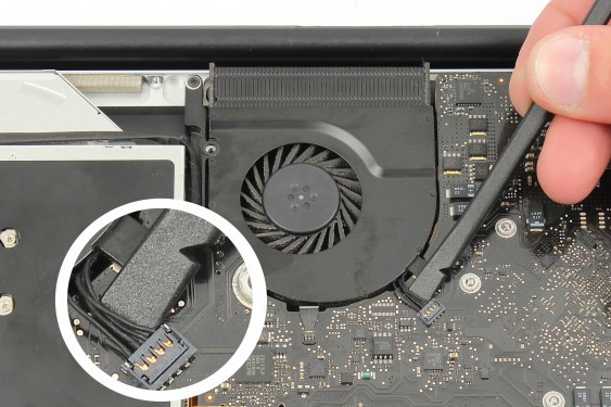 Guide photos remplacement ventilateur gauche MacBook Pro 15" Fin 2008 - Début 2009 (Modèle A1286 - EMC 2255) (Etape 11 - image 1)