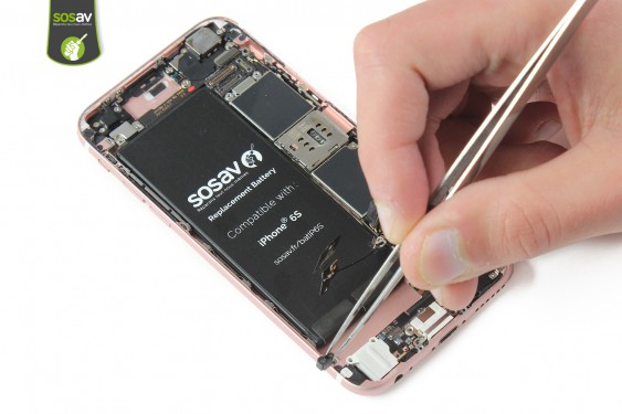 Guide photos remplacement connecteur de charge, prise jack et micro iPhone 6S (Etape 21 - image 2)