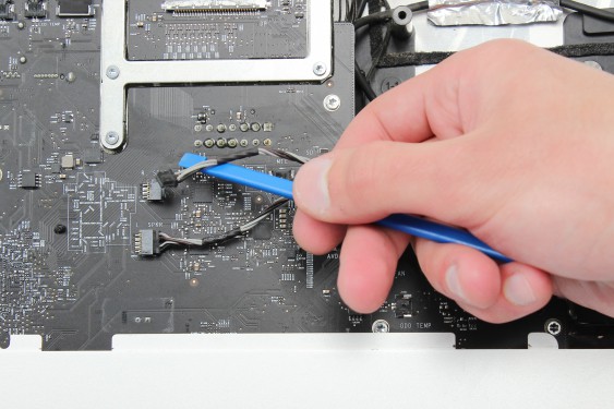 Guide photos remplacement haut-parleur gauche iMac 27" fin 2009 (EMC 2309 et 2374) (Etape 47 - image 3)