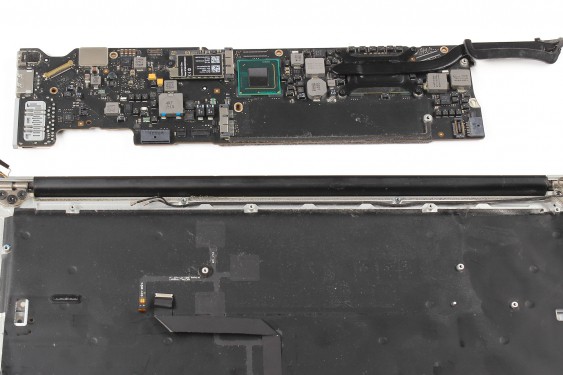 Guide photos remplacement carte mère Macbook Air 13" mi-2011 EMC2469 (A1369) (Etape 30 - image 3)