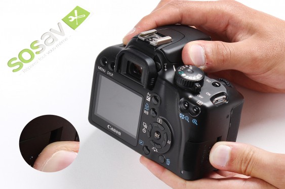 Guide photos remplacement carte sd Canon EOS 1000D / Rebel XS / Kiss F (Etape 2 - image 2)