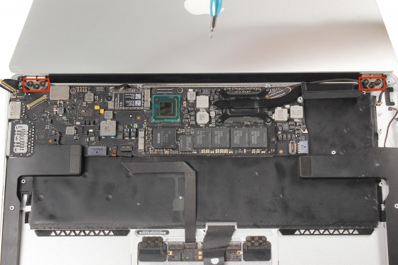 Guide photos remplacement ecran complet Macbook Air 13" mi-2011 EMC2469 (A1369) (Etape 21 - image 1)