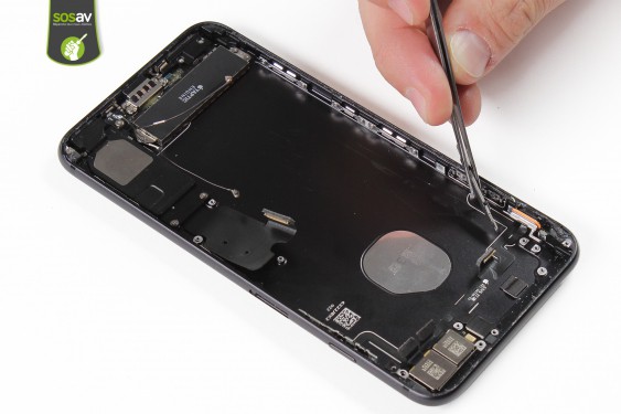 Guide photos remplacement nappe power, vibreur, volume, flash et micro externe iPhone 7 Plus (Etape 33 - image 3)