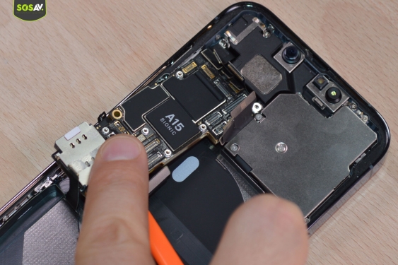 Guide photos remplacement connecteur de charge iPhone 13 Pro (Etape 12 - image 2)