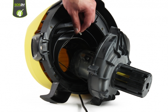 Guide photos remplacement câble d'alimentation Aspirateur Karcher MV3 premium (Etape 6 - image 2)