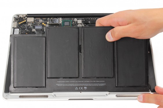 Guide photos remplacement ecran complet Macbook Air 13" mi-2011 EMC2469 (A1369) (Etape 18 - image 2)