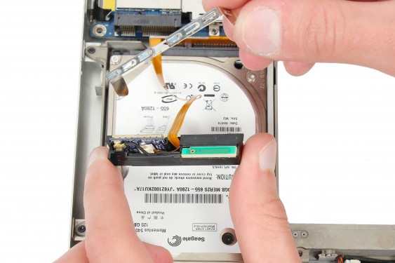 Guide photos remplacement carte bluetooth Macbook Pro 17"  Modèles A1151, A1212, 1229 & A1261 (Etape 19 - image 3)